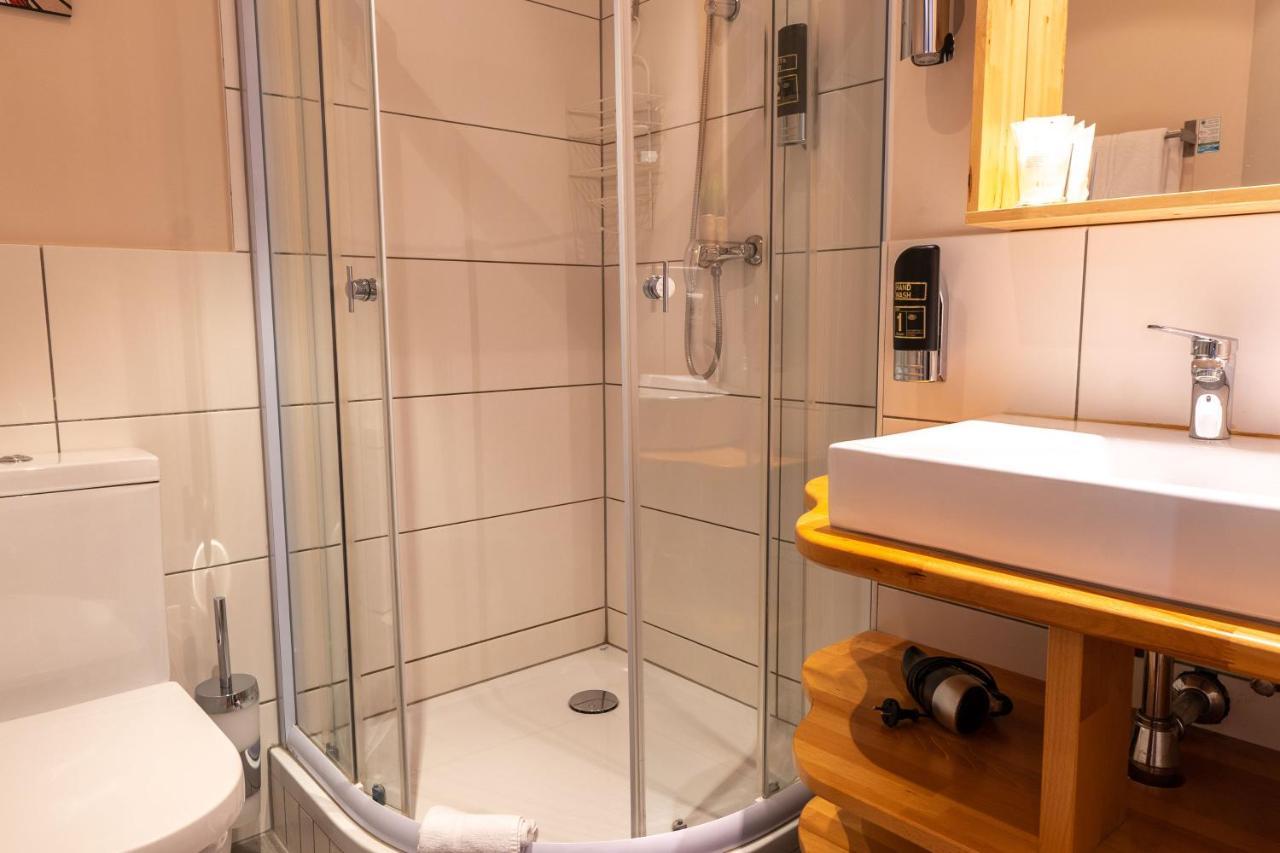 Warum Ins Hotel 네카줄름 외부 사진