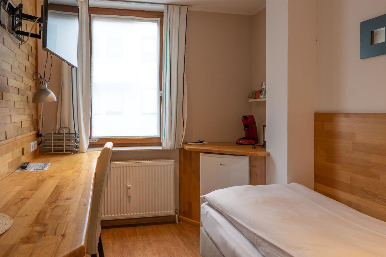 Warum Ins Hotel 네카줄름 외부 사진