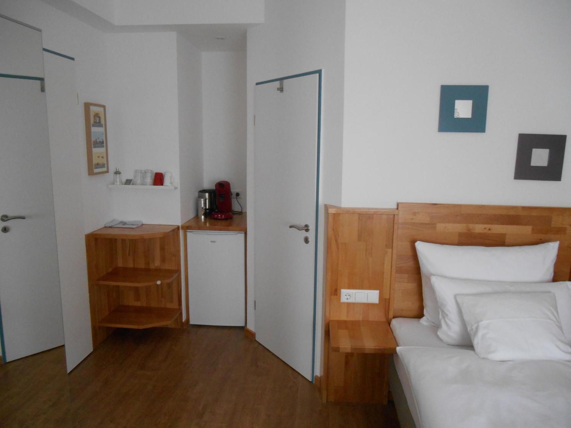 Warum Ins Hotel 네카줄름 외부 사진