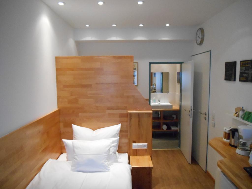 Warum Ins Hotel 네카줄름 외부 사진