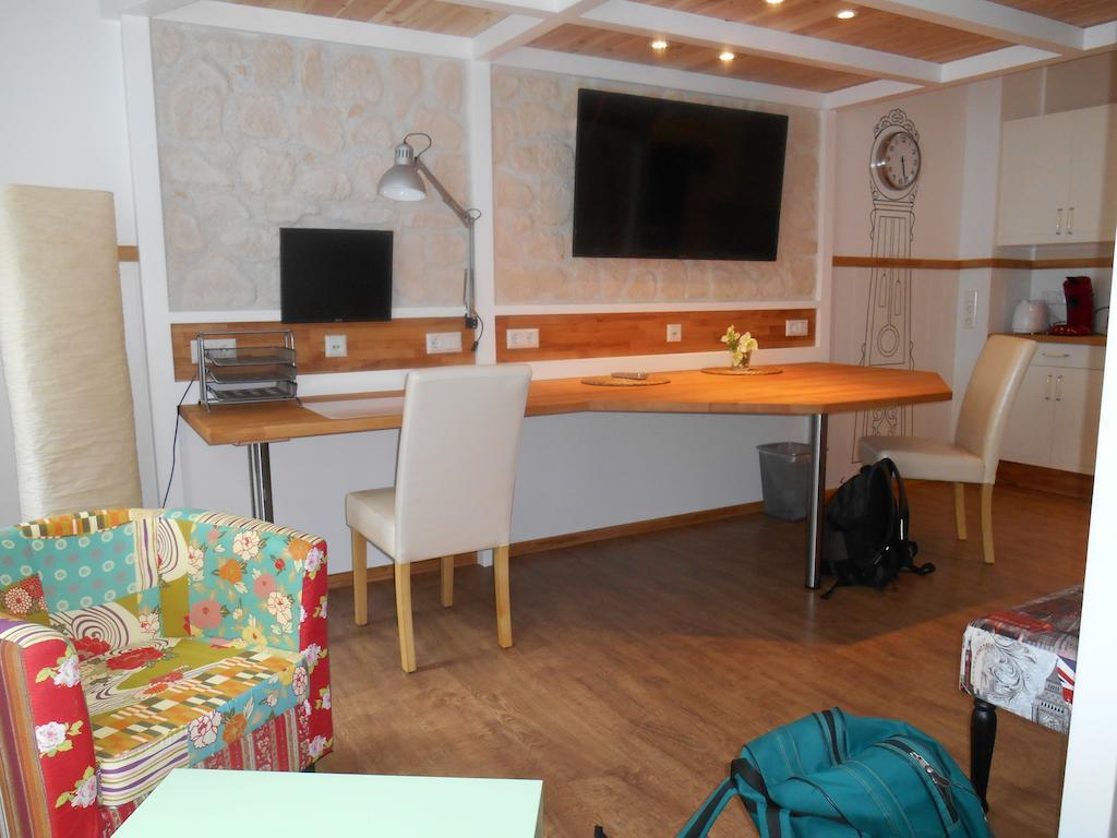 Warum Ins Hotel 네카줄름 외부 사진