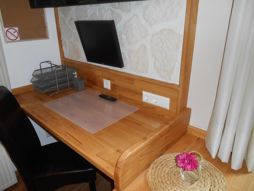 Warum Ins Hotel 네카줄름 외부 사진