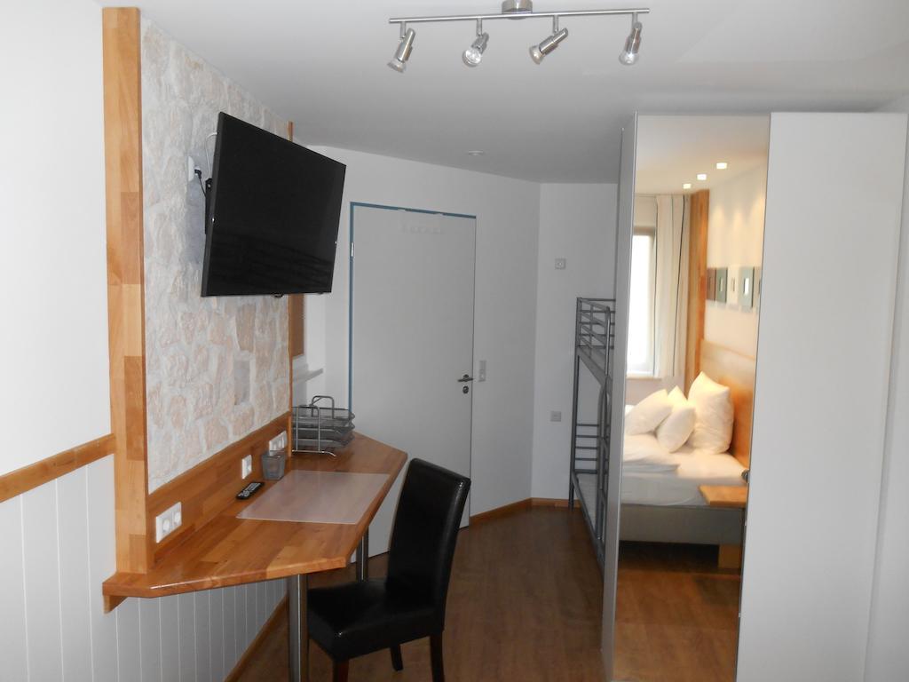 Warum Ins Hotel 네카줄름 외부 사진